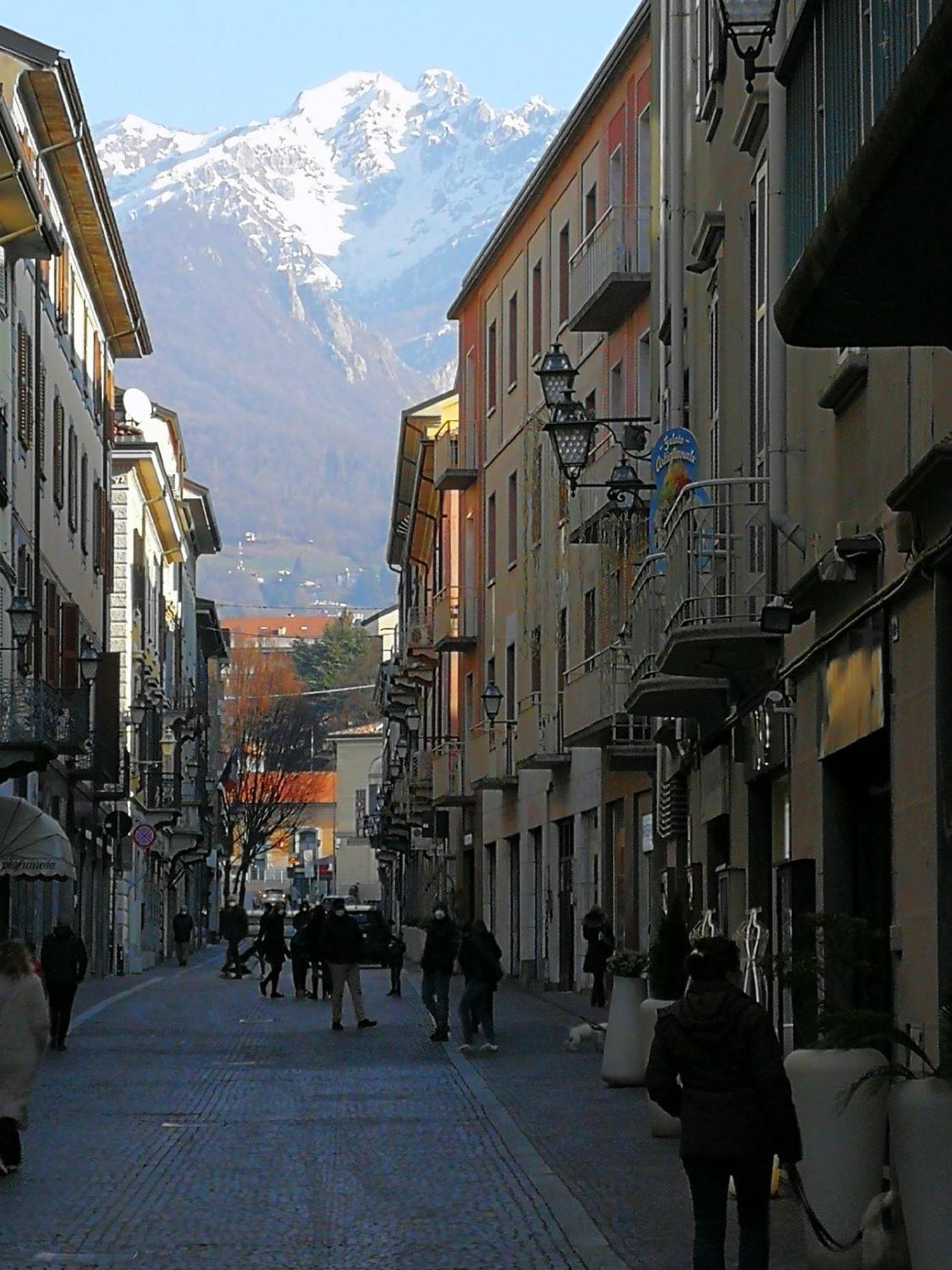Ferienwohnung Big Romantic Lake View & Terrace Lecco Exterior foto