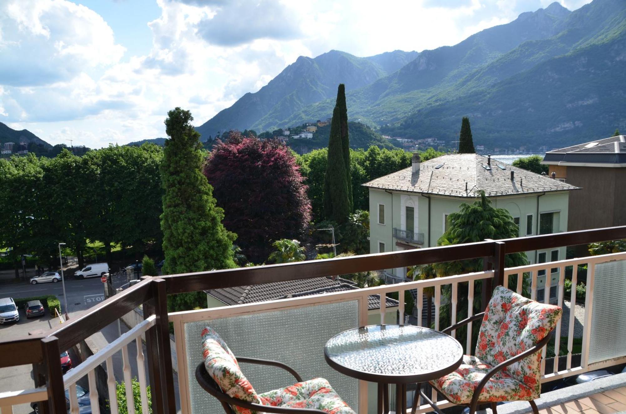 Ferienwohnung Big Romantic Lake View & Terrace Lecco Exterior foto