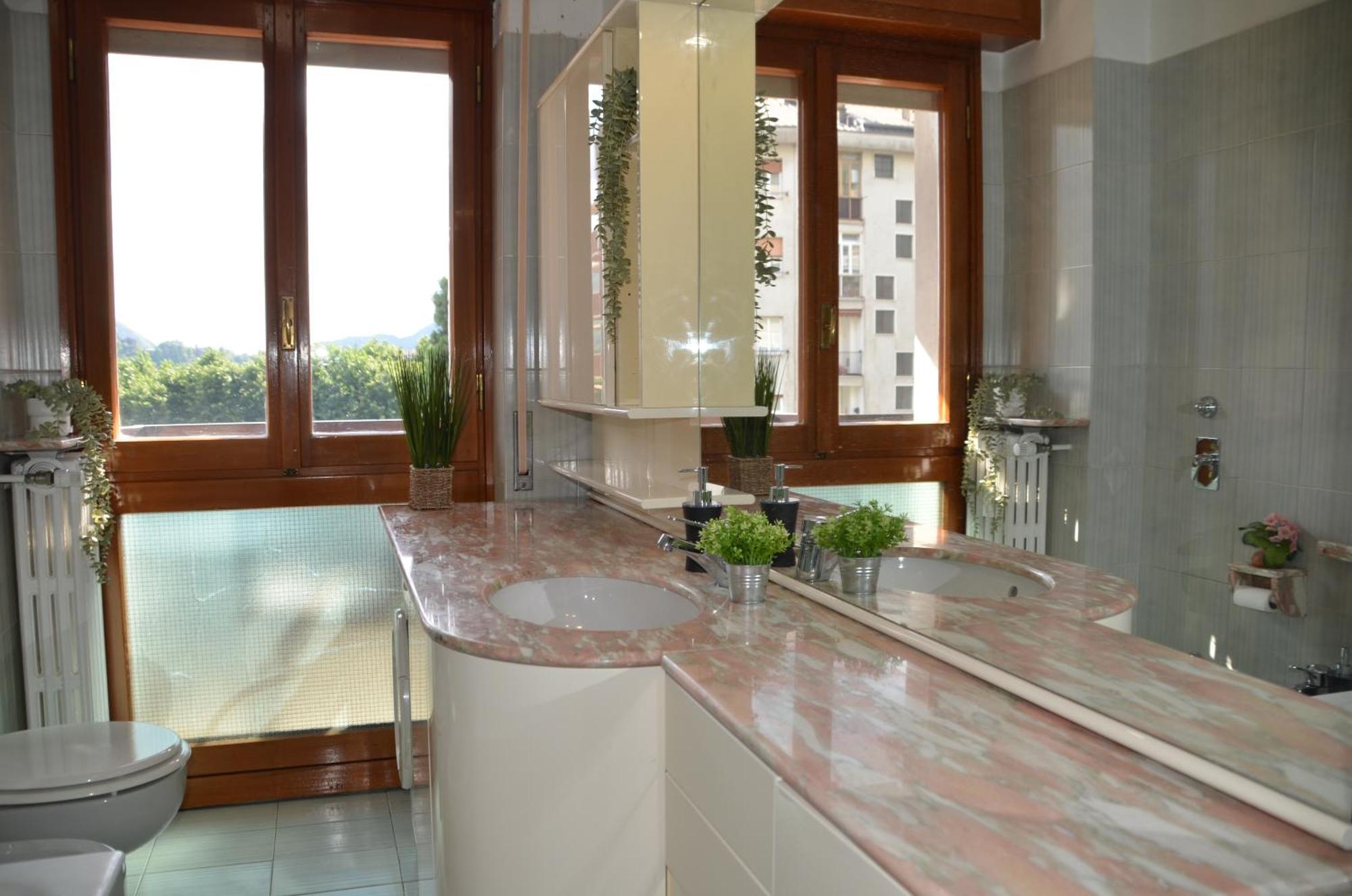 Ferienwohnung Big Romantic Lake View & Terrace Lecco Exterior foto